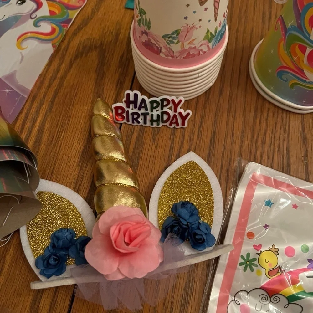 98 pc Unicorn Party Supplies Set - Pink and Gold